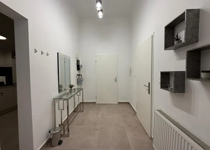 N20 Enjoy Apartments, Ac, Quiet Street, Amazing Place
